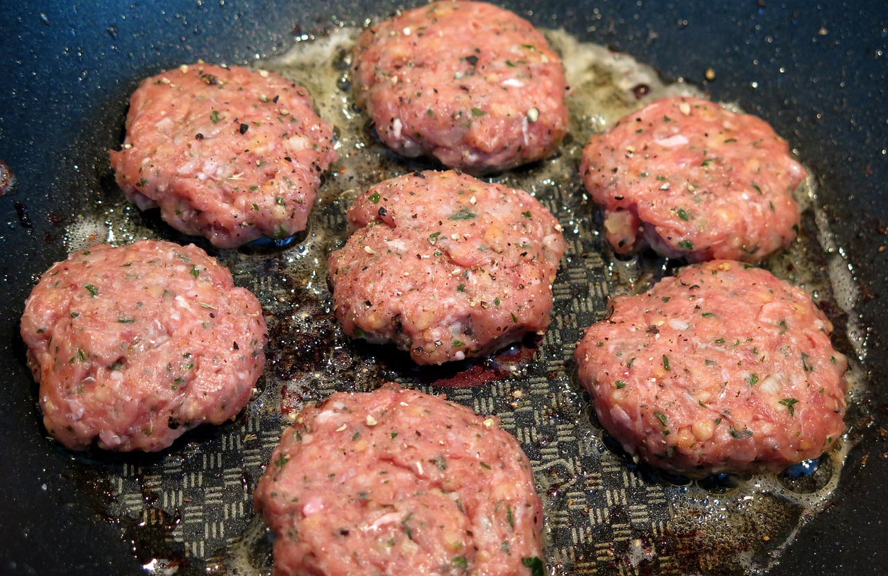 zelf hamburger maken van gehakt-image